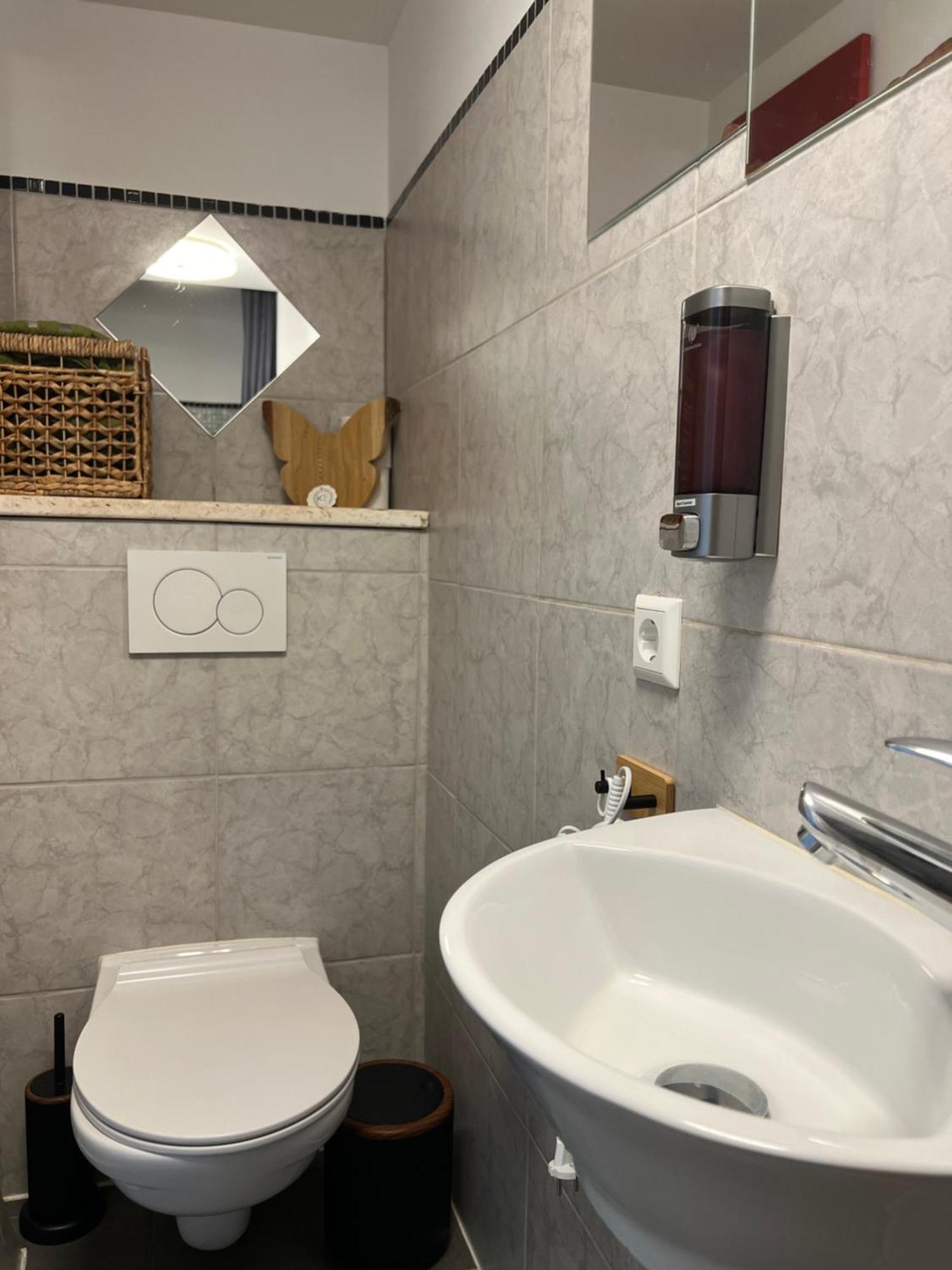 Hilde Apartments Rheinhausen Kültér fotó